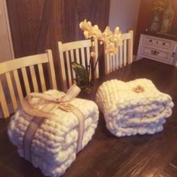 Chunky Knit Throws - thumbnail 2