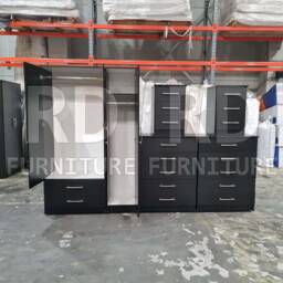 Black Wardrobe, Triple Wardrobe Ready Assembled Classic 3 Door 2 Drawer Mirrored Wardrobe - thumbnail 3