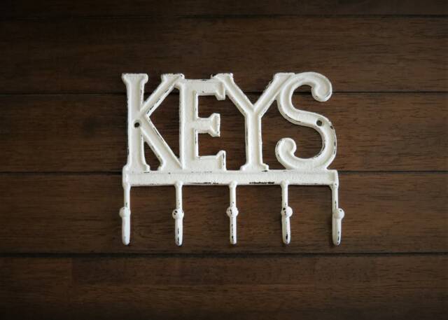 Cast Iron Key Rack, Antique White Distressed Metal Wall Hook - image 1