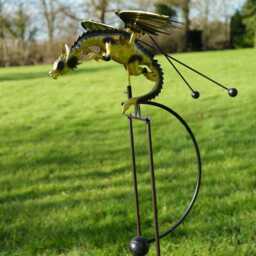 Rocking Balancing Golden Dragon Garden Ornament Decoration Flying Rocker Stake - thumbnail 3