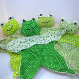 Lovey Frog With Lavender Heart - thumbnail 2