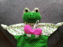 Lovey Frog With Lavender Heart - thumbnail 1