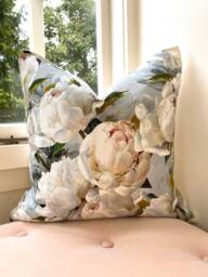 Decorative Pillow Cover in Peonia Lino Zinc, Designers Guild - thumbnail 1