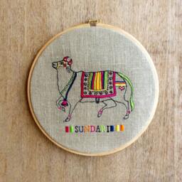 Cow Embroidery, in Hoop Or Frame, Linen With Bright Colors, Indian, Wall Art - thumbnail 2