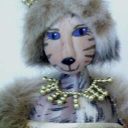 Queen Purrsha in Gold & Purple - Ooak - thumbnail 2