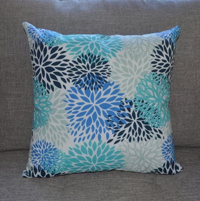 Outdoor Blooms Blue Vista Dark Light Royal Cushion/Pillow Cover - Coussin/Couvre-Oreiller - image 1