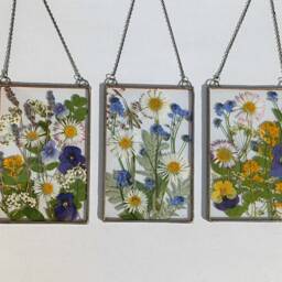 Set Of 3 Pressed Flower Art Stained Glass Frame Suncatcher - thumbnail 3