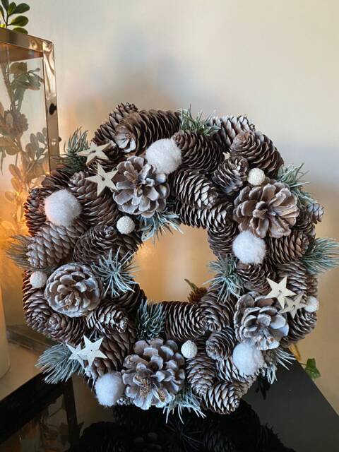 Christmas Snow Effect Door Wreath Decoration Artificial Traditional Dried Fruit Foliage Autumn Xmas Home Decor Decorative Festive 30/36cm - image 1