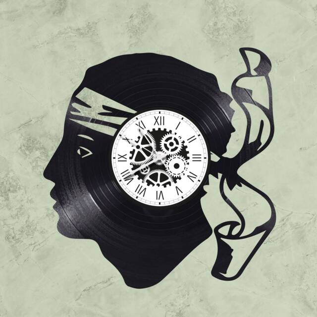 33 Rpm Vinyl Record Clock With Corsican Head Theme, Moor's Head, Testa Mora - image 1