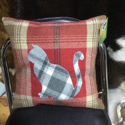 Handmade Tartan Cat Cushion, Scottish Wool Pillow, Rustic Home Decor, Gifts - thumbnail 3