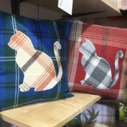 Handmade Tartan Cat Cushion, Scottish Wool Pillow, Rustic Home Decor, Gifts - thumbnail 4