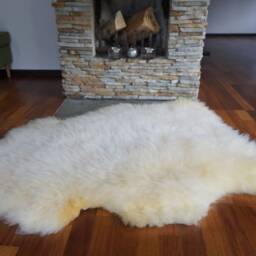 "Natural White Sheepskin Shag Rug, Giant Fluffy Throw Carpet - 50"" X 30" - thumbnail 3