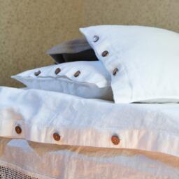White Linen Pillowcase Softened With Button Closure - thumbnail 2