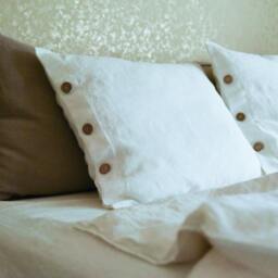 White Linen Pillowcase Softened With Button Closure - thumbnail 3
