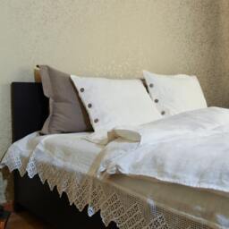 White Linen Pillowcase Softened With Button Closure - thumbnail 4