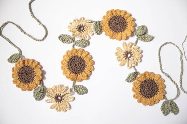 Crochet Sunflower With Leaves Wall Hanging Bunting - Nature Decoration Autumn Garland Baby Kids Room Decor Present Gift