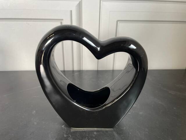 Black Heart Shaped Small Glossy Porcelain Vase Or Sculpture For Artificial Arrangement As An Ornament - image 1
