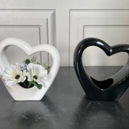Black Heart Shaped Small Glossy Porcelain Vase Or Sculpture For Artificial Arrangement As An Ornament - thumbnail 2