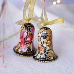 Ukrainian Christmas Bell Ornament - Hand-Painted Wooden Tree Decoration, Personalized With Petrykivka Art - thumbnail 4