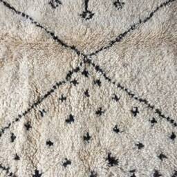 Beni Ourain Rug - Moroccan Vintage Handwoven Rug, Pure Wool, Ivory With Black Marks/160 X 227 cm 5.2 7.4 Ft /Code 012 - thumbnail 2