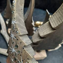 Dark Champagne, Gold/Grey Shimmering, A Glittering Christmas Tree, Hand-Painted Made Of Wood in 4 Sizes - thumbnail 3
