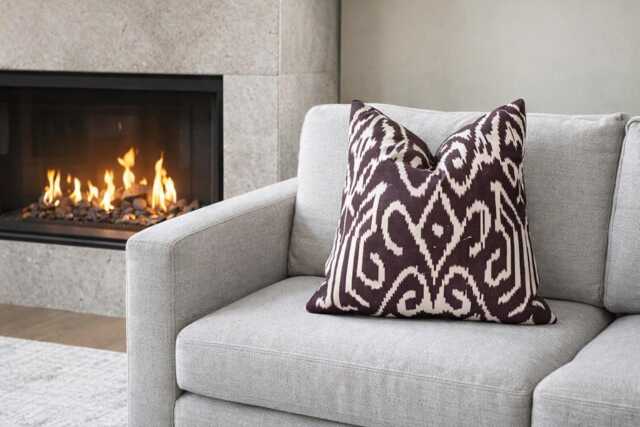 Handwoven Silk Ikat Pillow Cover - 20x20 - image 1