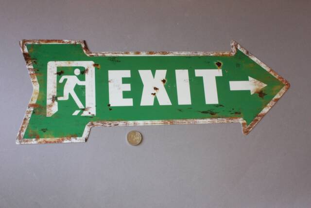 Exit Sign Rustic Arrow Shabby, Door Vintage Style, Wall Hanging Rectangular, Plaque White Black, Nostalgic, Green - image 1