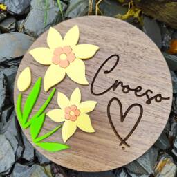 Personalised Daffodil Wall Art Dark Wood & Acrylic Welsh Decor - thumbnail 4