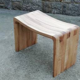 Small Curved Bench - thumbnail 2