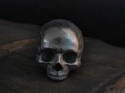 Yorick Skull With Latin Inscription