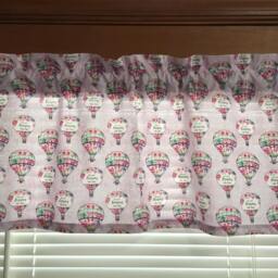 Hot Air Balloons Valance ~ 42 Inches Wide - thumbnail 2