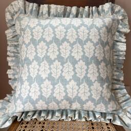 Blue Oak Leaf Ruffled Cushion Cover, Botanical Print Throw Pillow, Coastal Farmhouse Decor - thumbnail 3