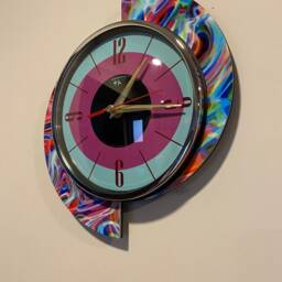Psychedelic Spinning Meteor Formica Caravan Wall Clock From Royale - Midcentury Atomic 1970's Retro Style - thumbnail 3