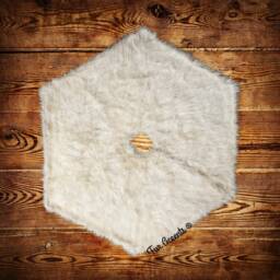 Handmade Faux Fur Christmas Tree Skirt - White Shag Hexagon Rug - thumbnail 2