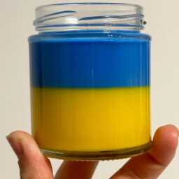Ukraine Flag Soy Candle - Inspirational Gift, Layered Blue & Yellow 200Ml - thumbnail 3
