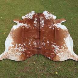 Brown & White Genuine Cowhide Rug-Exclusive Cow Skin Area Rug For Living Room-Large Rug - Best Rugs-Tricolor - thumbnail 3