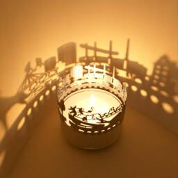 Wolfsburg Skyline Shadow Play Candle Attachment - Mesmerizing Lantern Souvenir For Vw Fans, Beautiful Room Decor - thumbnail 2