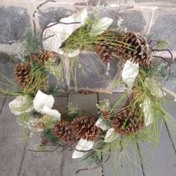 Icy Pine Wreath , Rustic Wreath, Cone Farmhouse Woodland Country Christmas - thumbnail 2