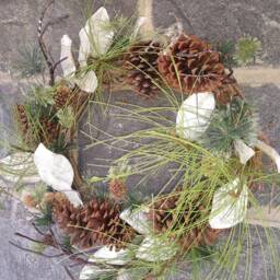 Icy Pine Wreath , Rustic Wreath, Cone Farmhouse Woodland Country Christmas - thumbnail 3