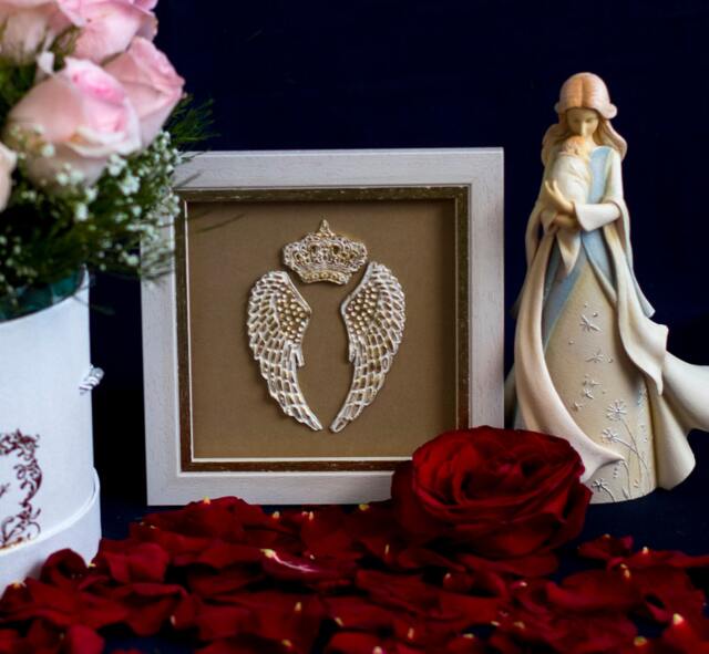 Crown Picture 3D Wings Wall Decoration - image 1
