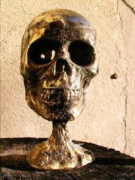 Skull Statuette - thumbnail 1