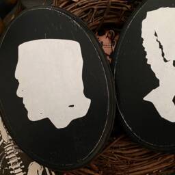 Frankenstein & Bride Wood Wall Decor - Romantic Goth Gift - thumbnail 3