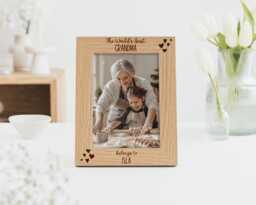 World's Best Grandma Gift - Frame For Granny Gran Engraved Personalised For 7x5 Or 6x4 Picture - thumbnail 1
