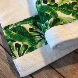 Banana Leaf Bath Towel Tropical Green & White August Ave Towels - thumbnail 3