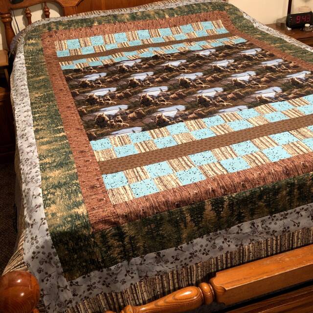 Bear Full Quilt Top, Brown Bear Panel, Wood Grain, Claws Fabric, Ready To Quilt, Blue Green Brown, Grizzly Bear, 89 X 79 Bedspread - image 1