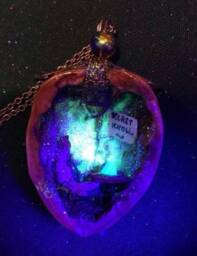 Thumbelina Walnut Shell Fairy Garden Necklace Glows in The Dark - thumbnail 1