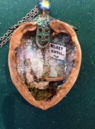 Thumbelina Walnut Shell Fairy Garden Necklace Glows in The Dark - thumbnail 4