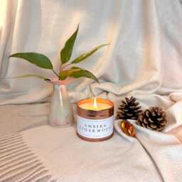 Amber & Cedarwood Handmade, Soy Wax, Eco Friendly, Vegan Candle - thumbnail 2