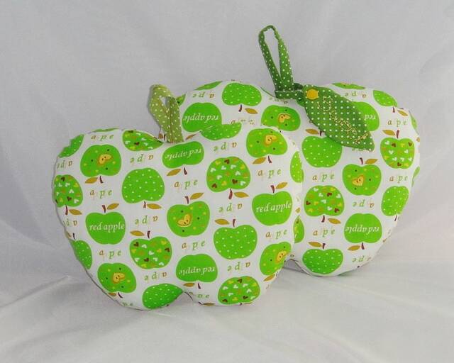 Apple Throw Pillow - image 1