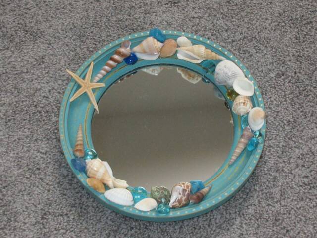 Round Seashell Mirror - image 1